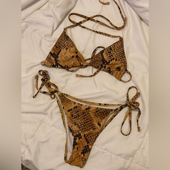 Yellow snakeskin bikini - Picture 1 of 2